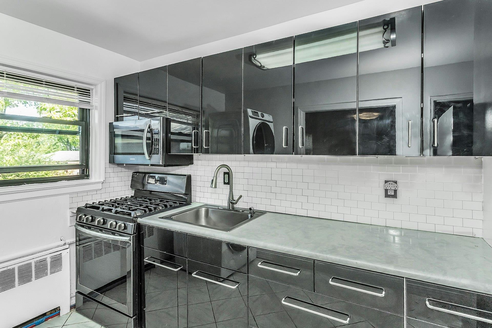 219-36 75th Ave Ave #243A2, Bayside, New York image 8