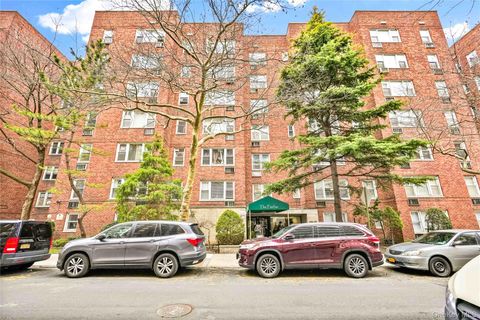 110-15 71 Road 6J Forest Hills NY 11375