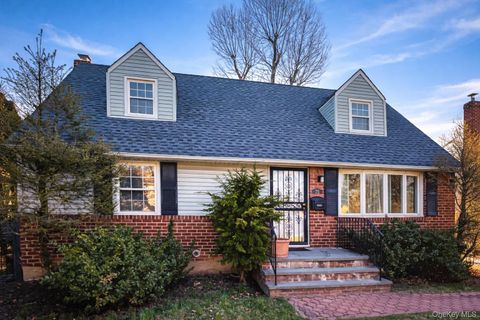 Homes For Sale - 75 Miles Avenue<br/> Albertson, NY 11507