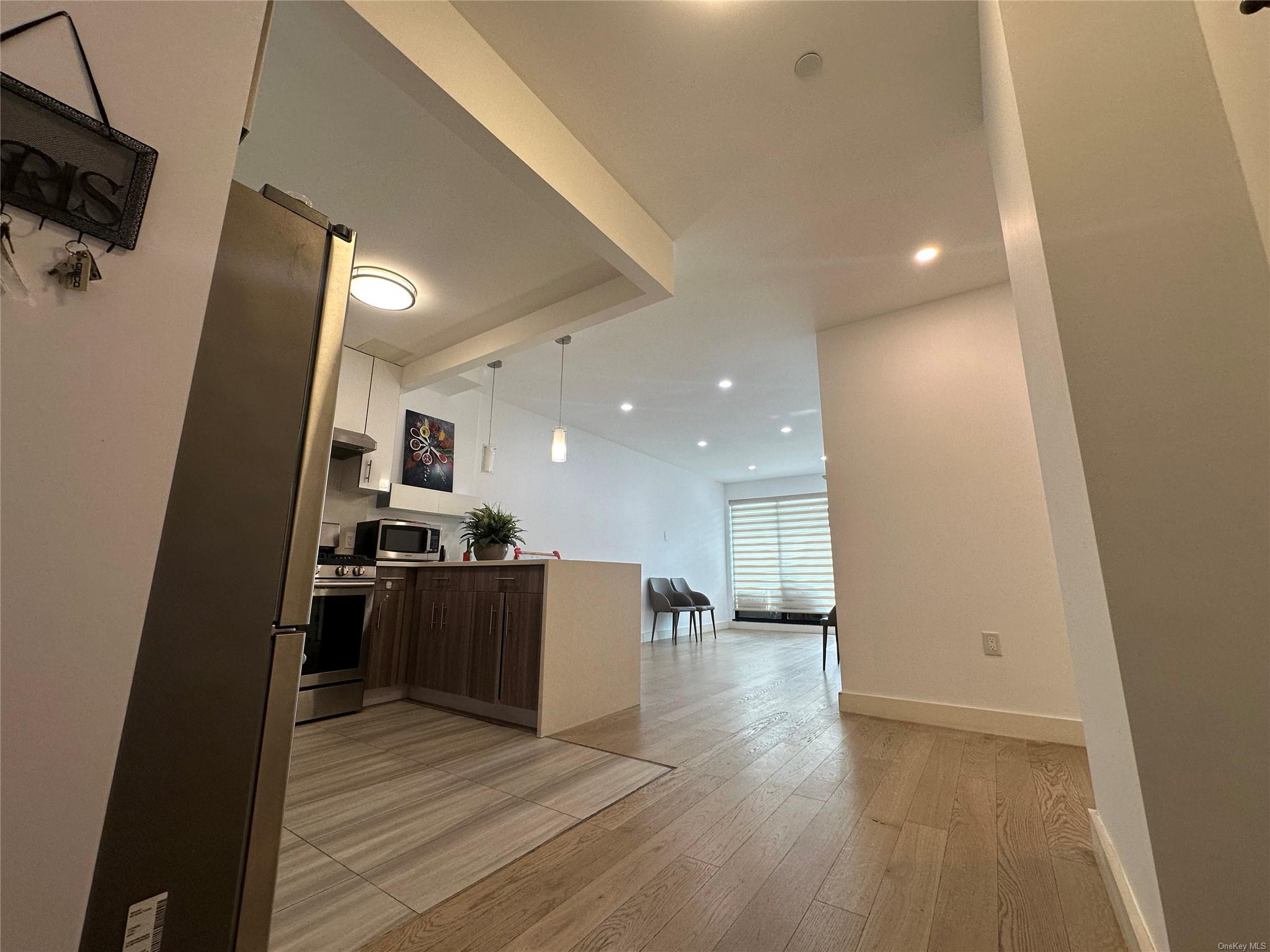 Rental Property at Woodhaven Boulevard 2A, Rego Park, Queens, NY - Bedrooms: 2 
Bathrooms: 2 
Rooms: 5  - $3,200 MO.