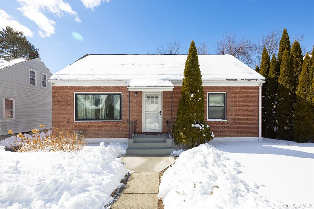 Photo of 46 Fountain Place, Poughkeepsie, NY 12603 (MLS # 964419)