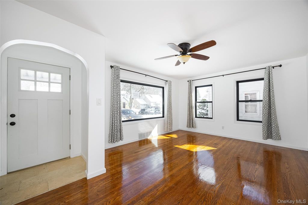 Photo of 46 Fountain Place, Poughkeepsie, NY 12603 (MLS # 964419)