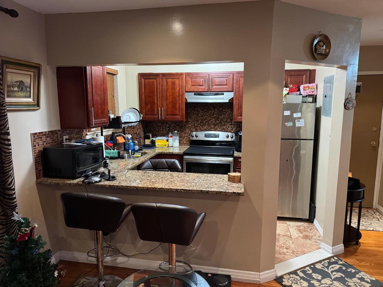 7 Everit Ave Ave #B11, Hewlett, New York image 3