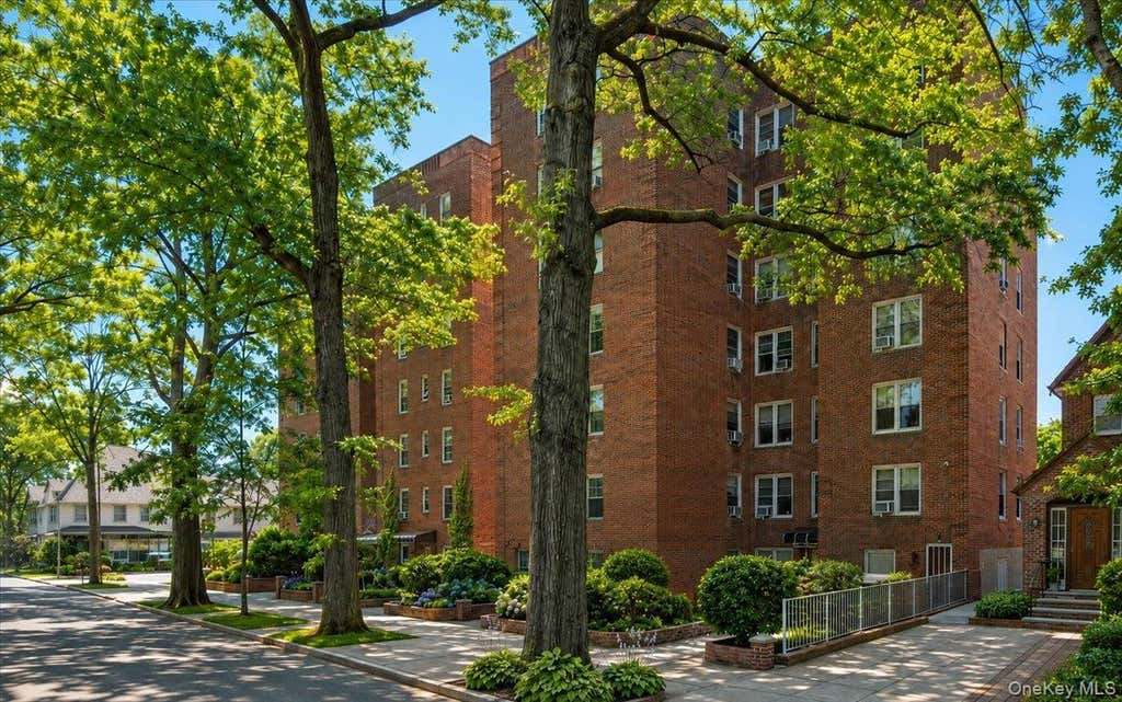 Photo of 82-40 Austin Street #6/K, Kew Gardens, NY 11415 (MLS # 1039745)
