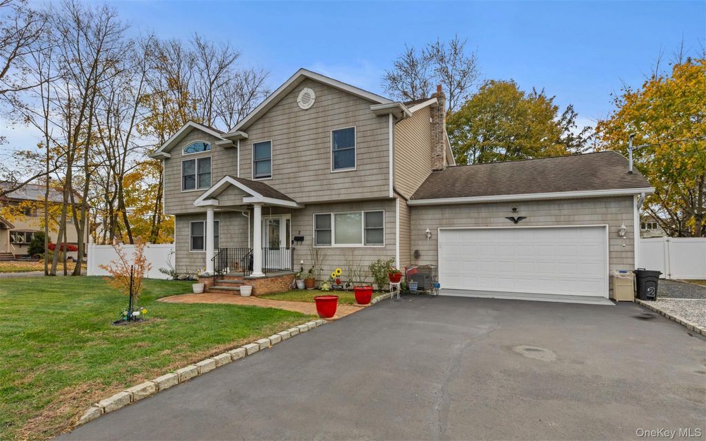 Photo of 2 Smith Street, Deer Park, NY 11729 (MLS # 939499)