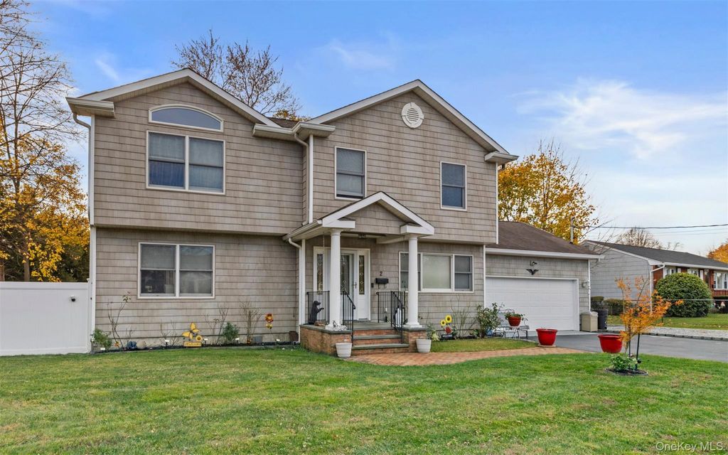 Photo of 2 Smith Street, Deer Park, NY 11729 (MLS # 939499)