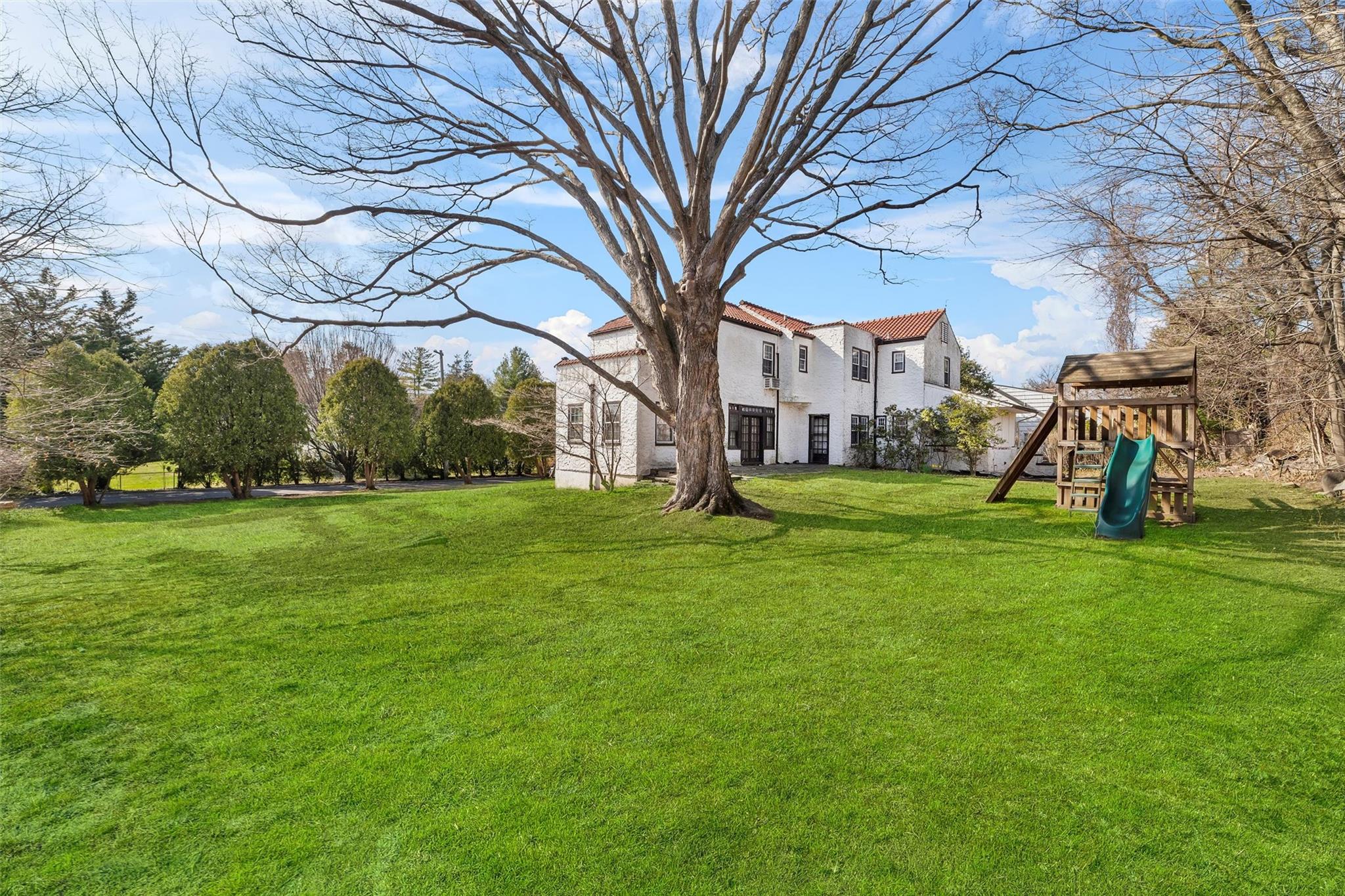 47 N Brookfield Road, Mount Vernon, New York image 37