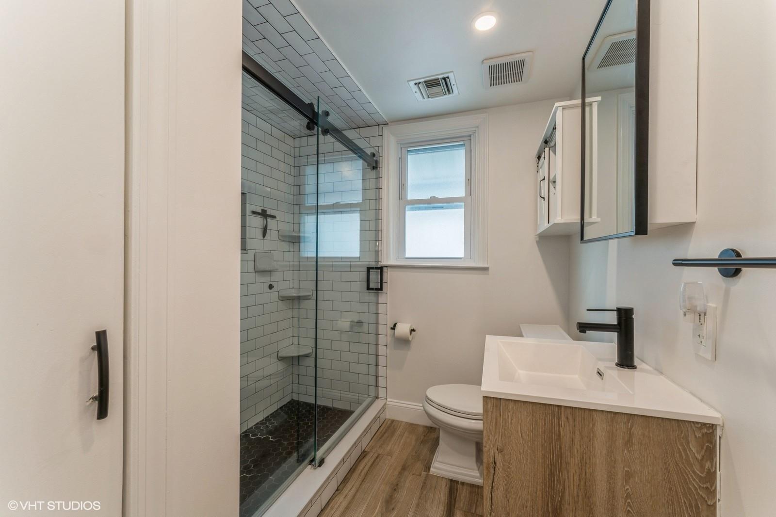 32 Henderson Avenue, Port Washington, New York image 13