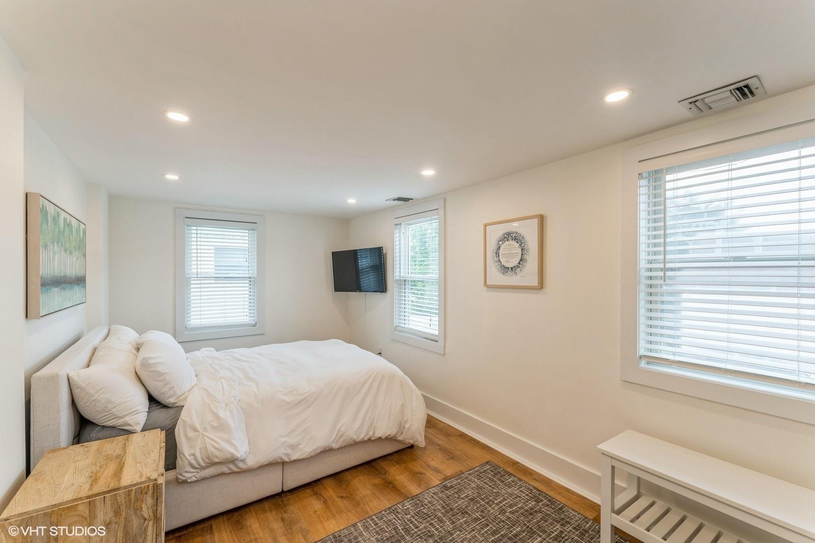 32 Henderson Avenue, Port Washington, New York image 11