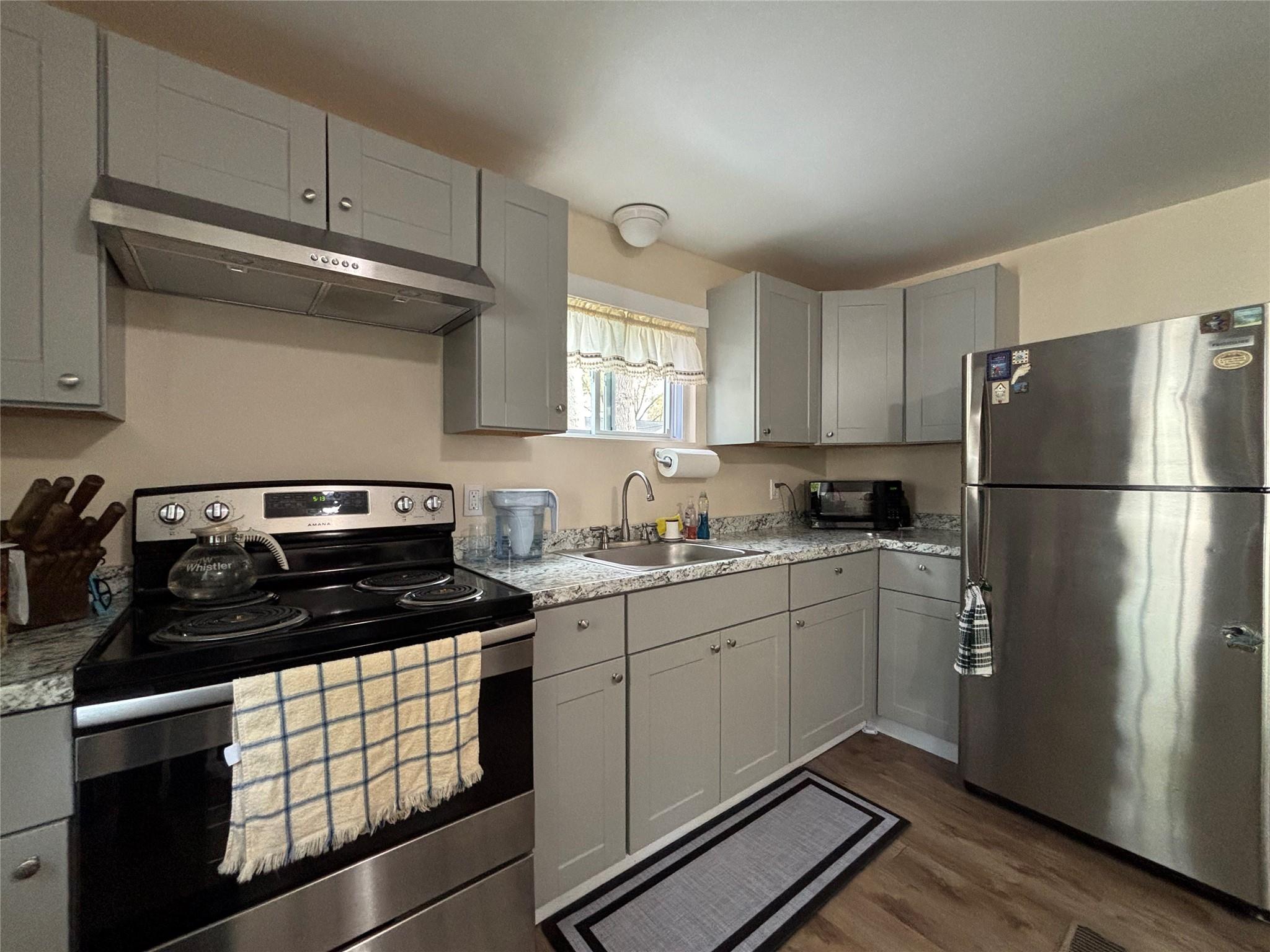 525 #17 Riverleigh Avenue Ave, Riverhead, New York image 2