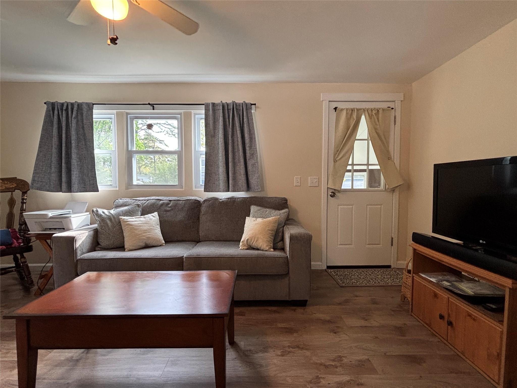 525 #17 Riverleigh Avenue Ave, Riverhead, New York image 3