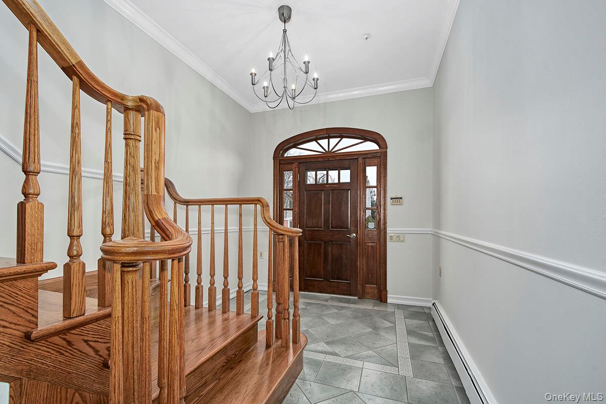 228 Lincoln Avenue E 226