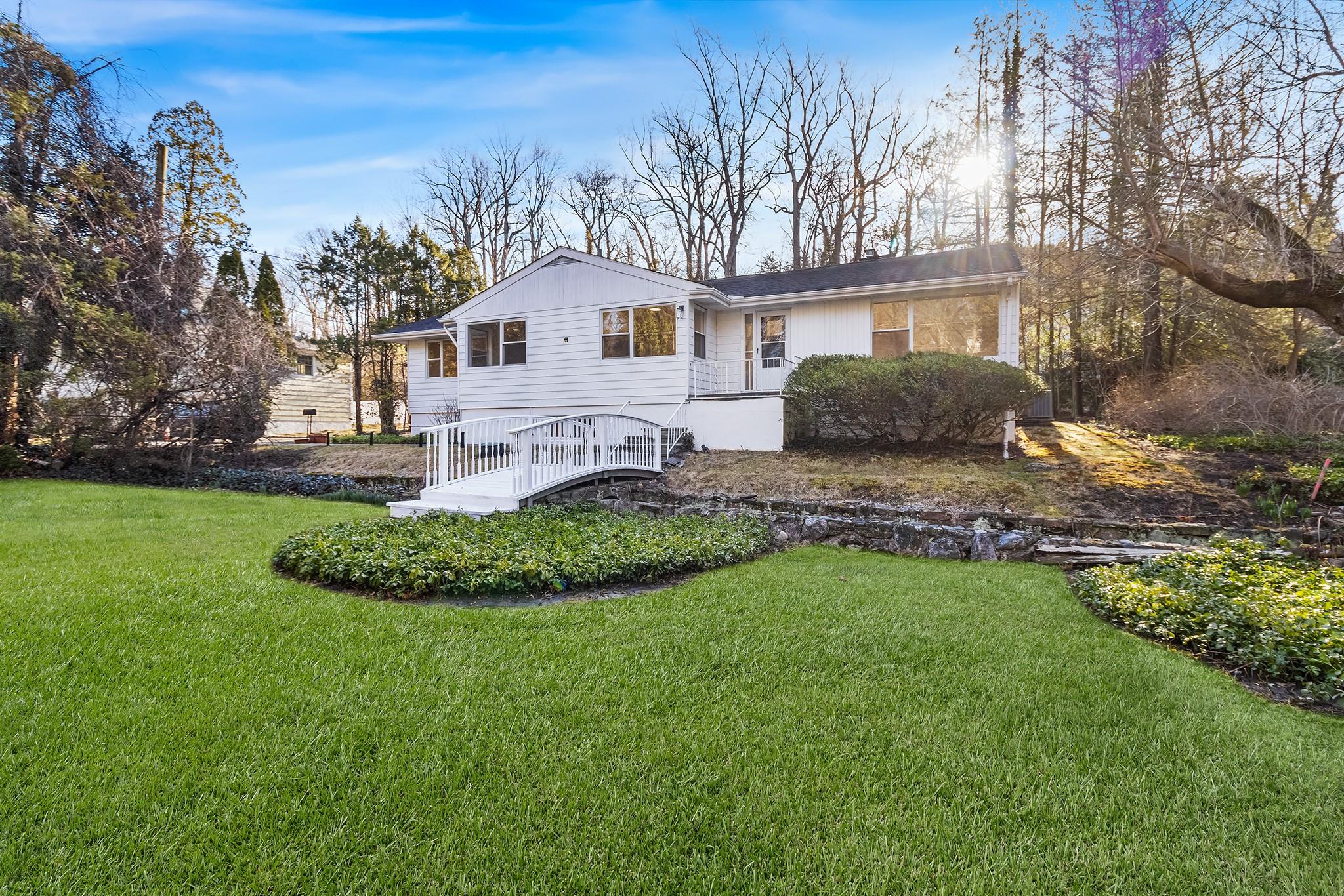 2 Lorraine Place