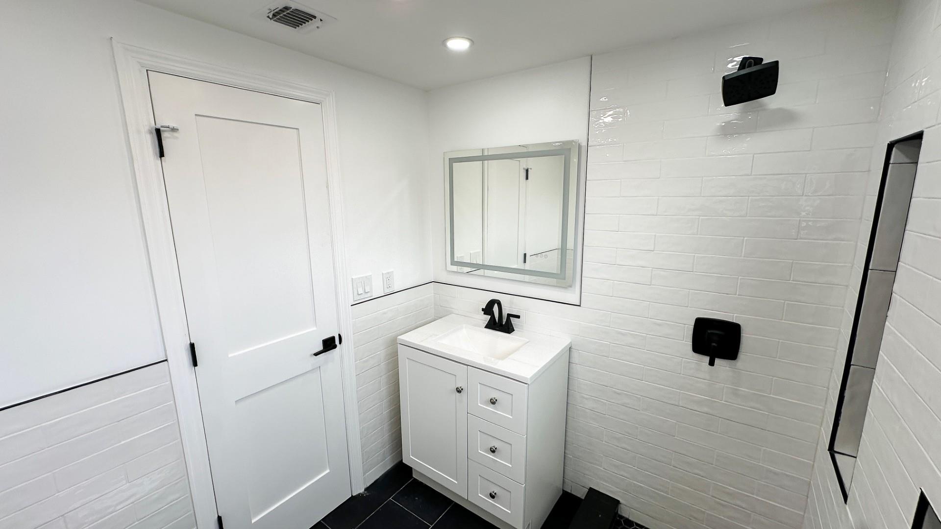 12 Meridian Road, Levittown, New York image 9