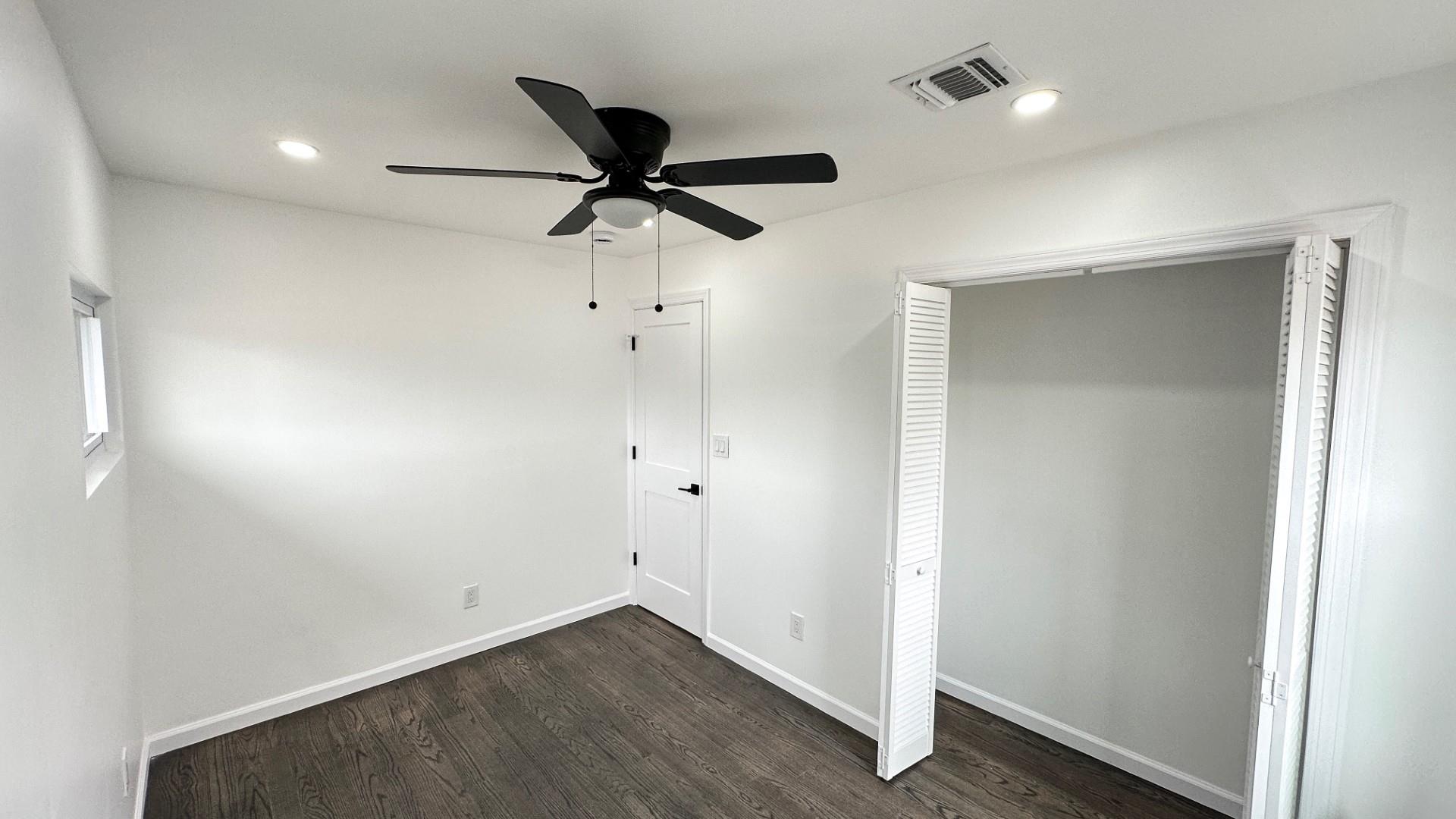 12 Meridian Road, Levittown, New York image 10