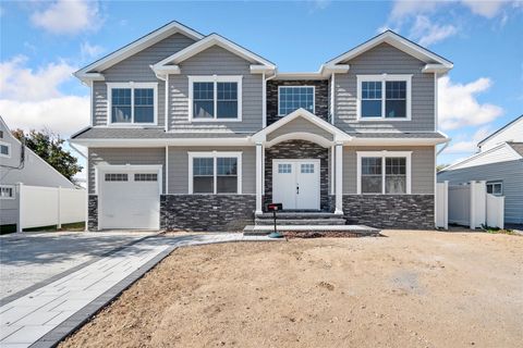 134 Southwood Circle Syosset NY 11791
