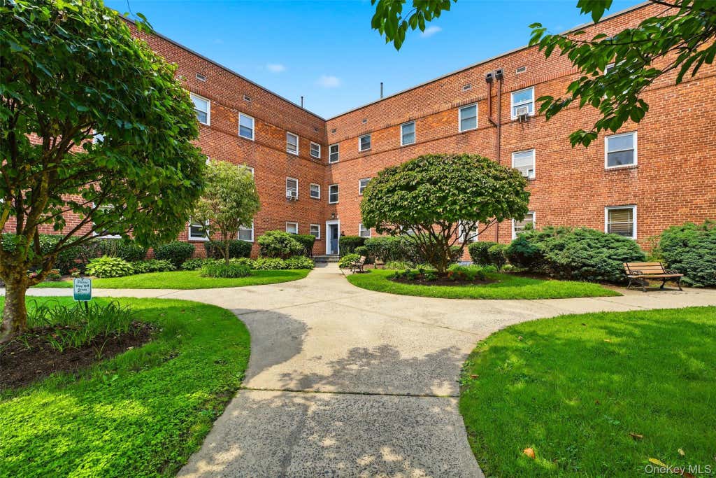 Photo of 330 S Broadway #B11, Tarrytown, NY 10591 (MLS # 1038514)