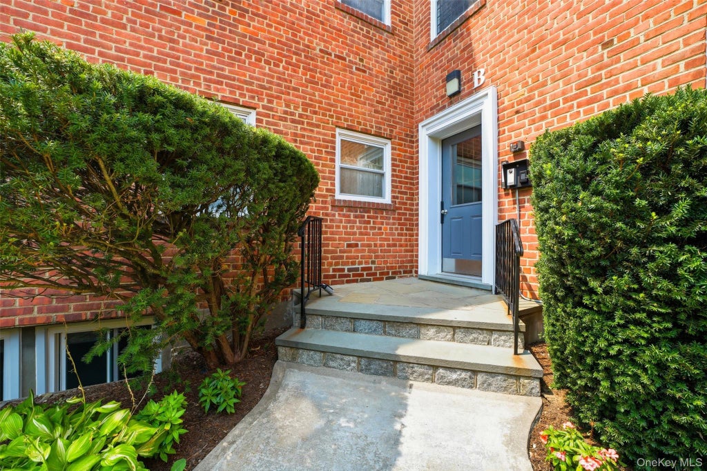 Photo of 330 S Broadway #B11, Tarrytown, NY 10591 (MLS # 1038514)