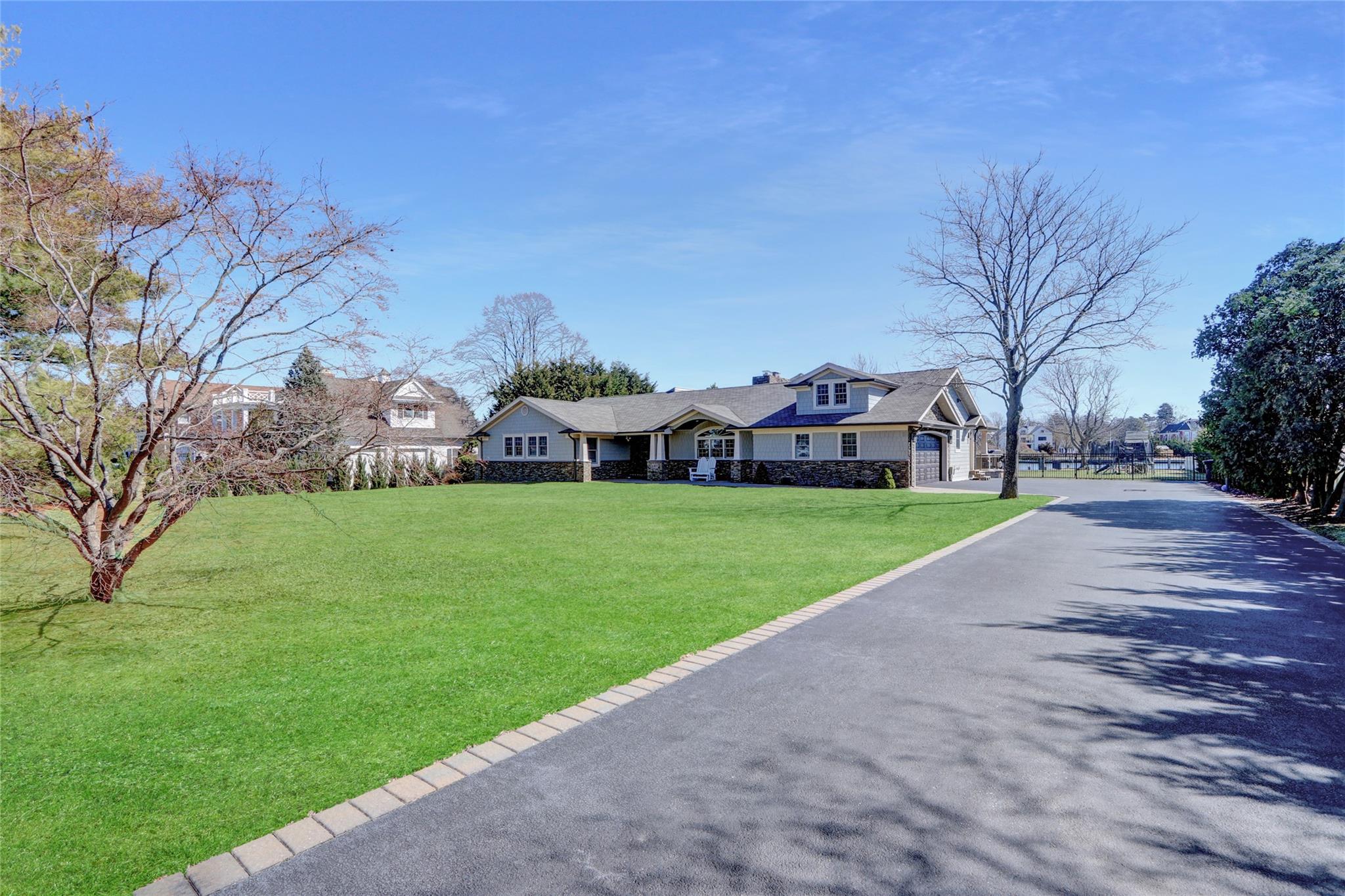 241 Willetts Lane, West Islip, New York image 5