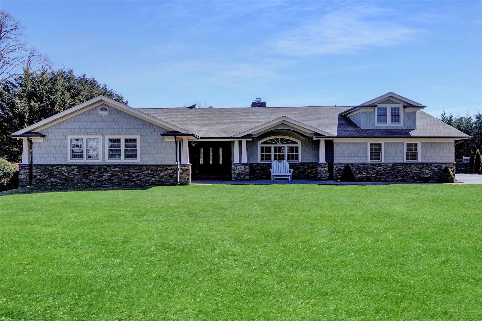 241 Willetts Lane, West Islip, New York image 4
