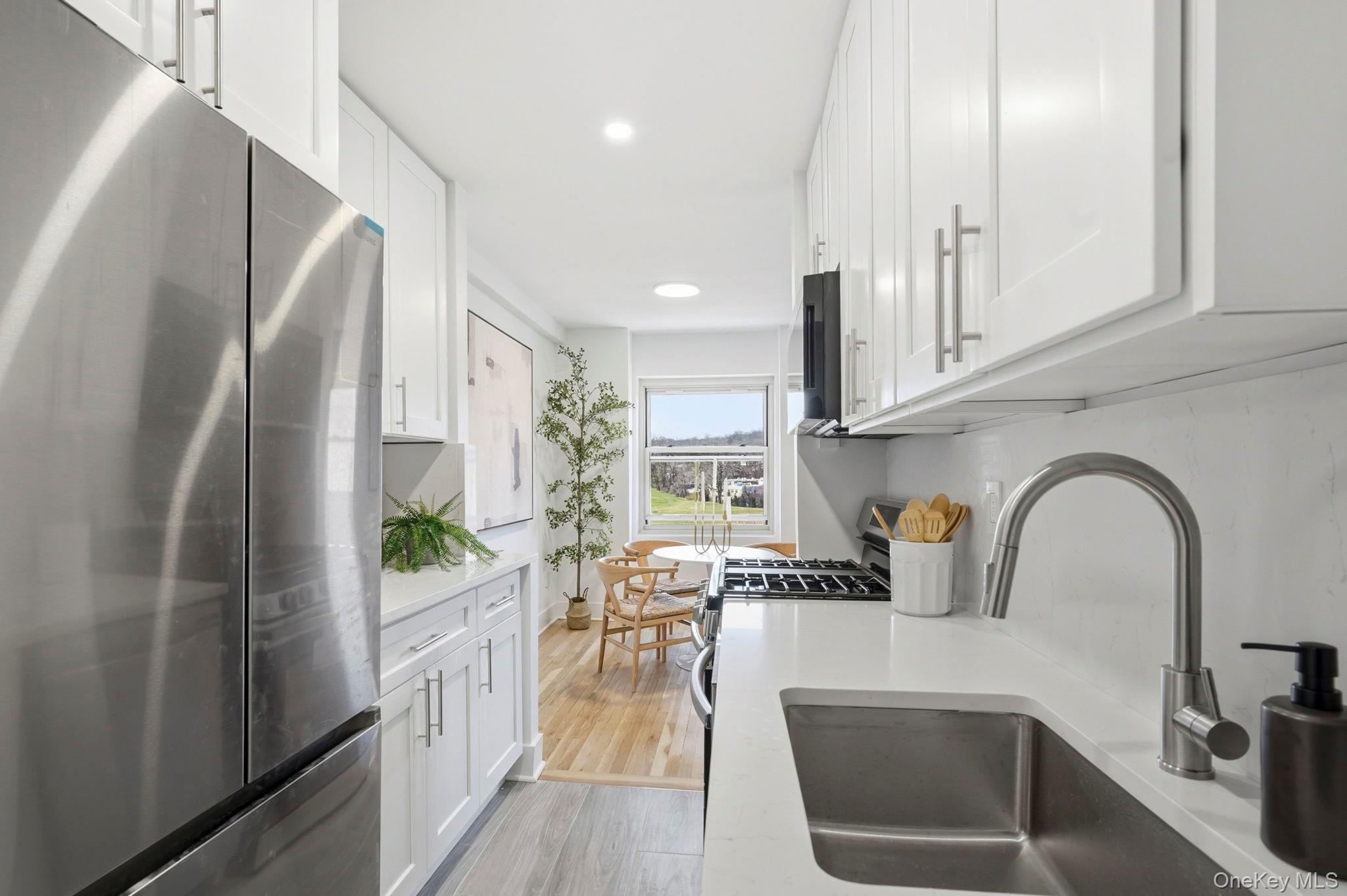 80 E Hartsdale Avenue 518