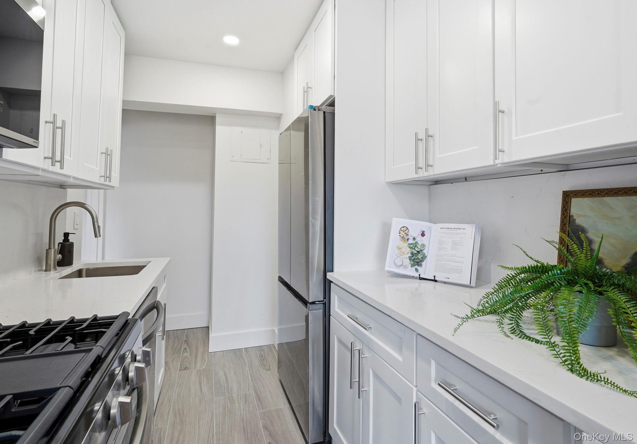 80 E Hartsdale Avenue 518