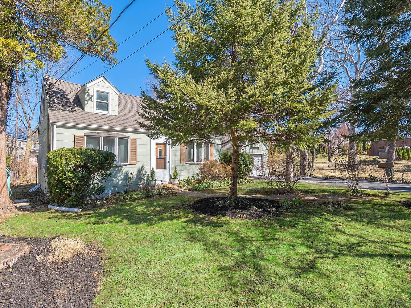 26 Bayside Avenue, Port Washington, New York image 4