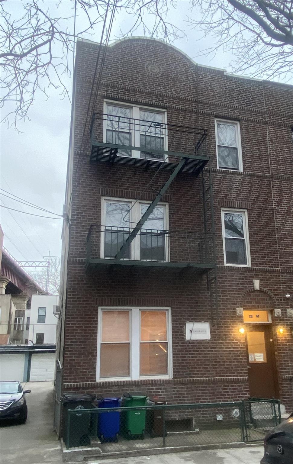 Rental Property at 27th Street 1A, Astoria, Queens, NY - Bedrooms: 3 
Bathrooms: 2  - $3,800 MO.