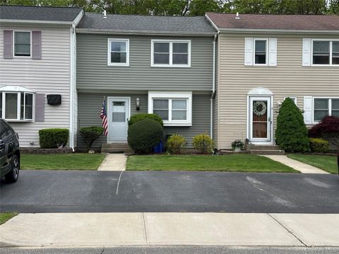 10 Shiloh Court Coram NY 11727