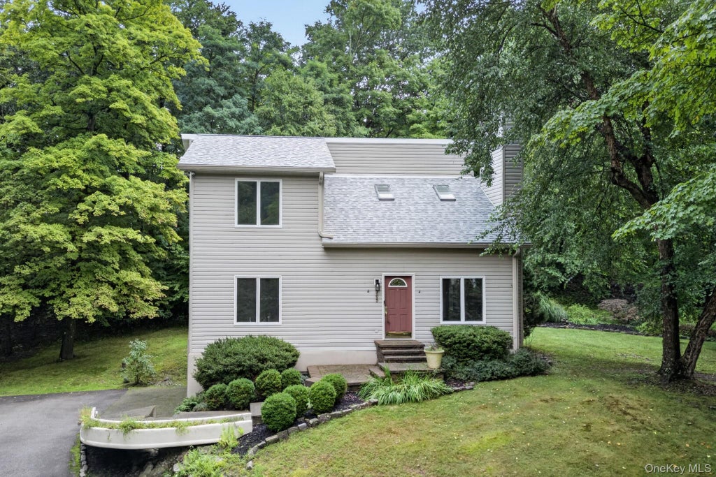 Photo of 305 Oak Lane, Newburgh, NY 12550 (MLS # 1047371)