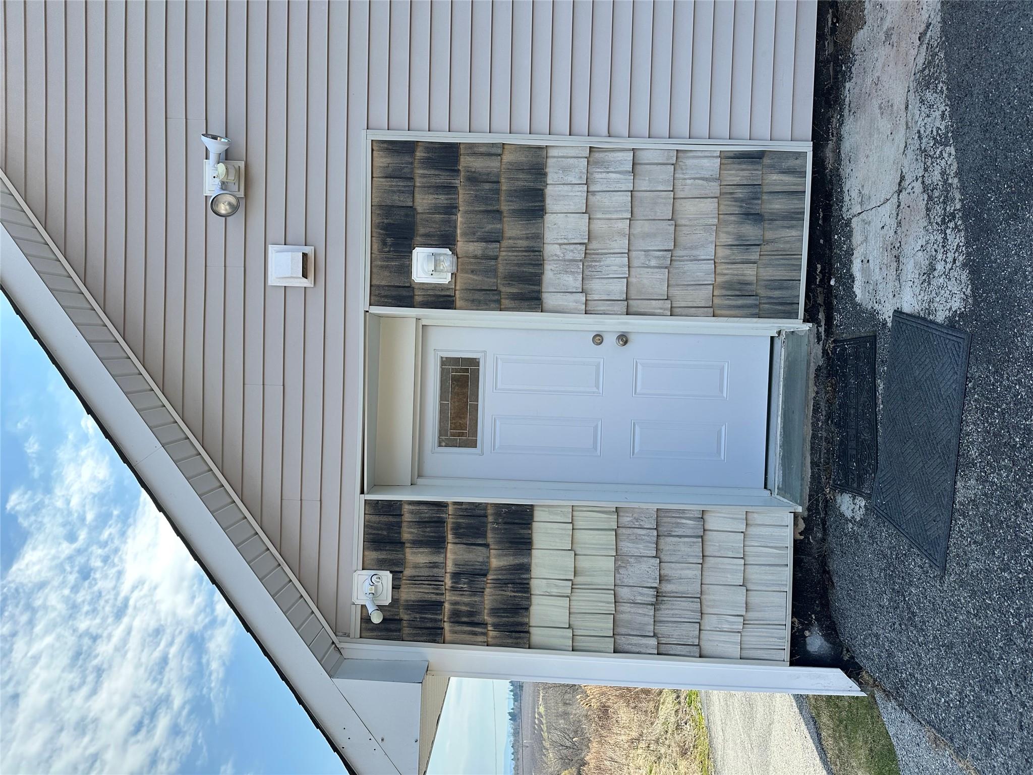 Mulberry Lane, Milton, New York - 1 Bedrooms  
1 Bathrooms  
3 Rooms - 