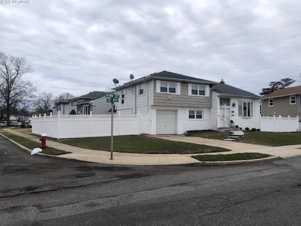 Photo of 3029 Ann Street, Baldwin, NY 11510 (MLS # 971829)