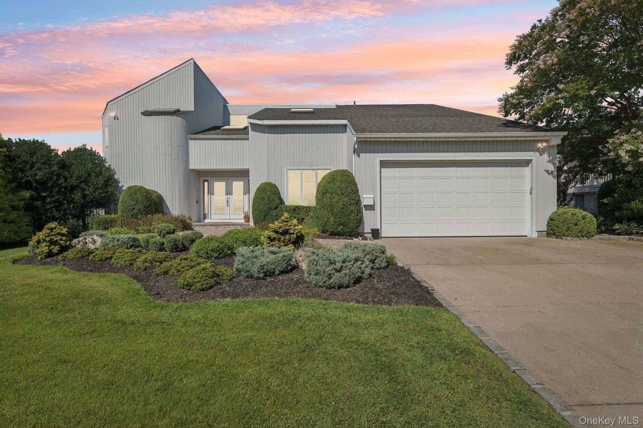 19 Oak Point Drive N