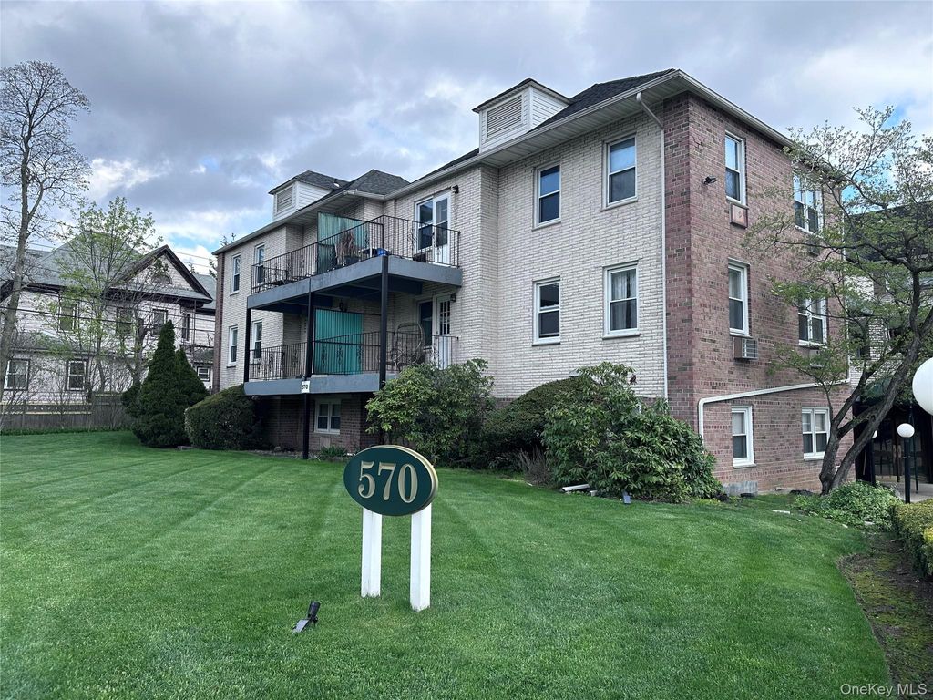 Photo of 570 Broadway #A3, Lynbrook, NY 11563 (MLS # 993838)