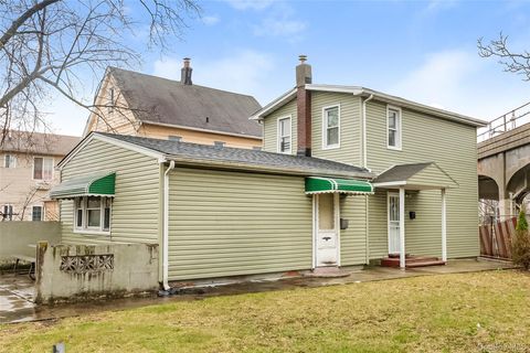 Photo of 6 Gipson Street, Far Rockaway, NY 11691 (MLS # 932081)