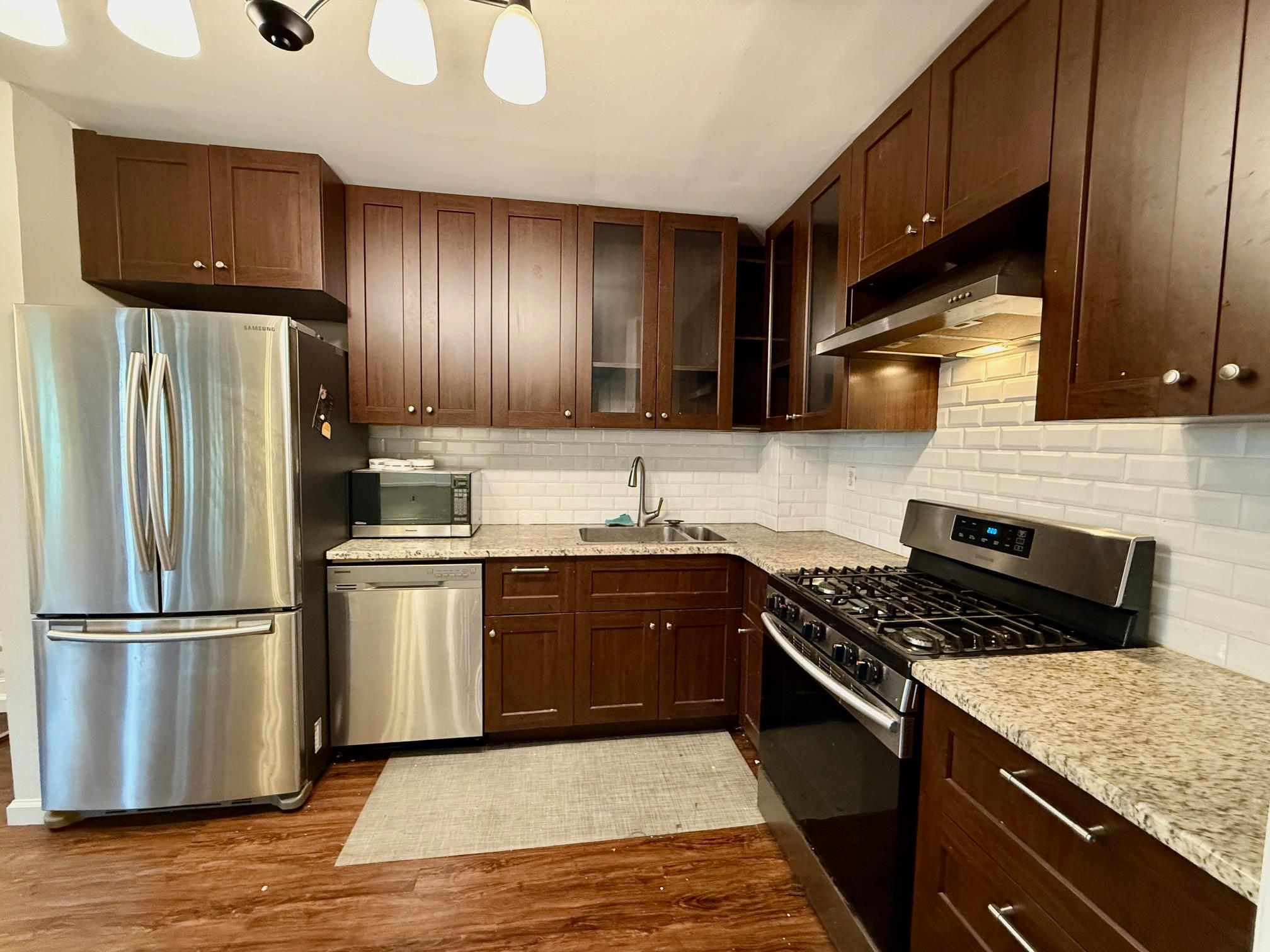 Brian Crescent 1063, Bayside, Queens, NY - 3 Bedrooms  
2 Bathrooms  
8 Rooms - 