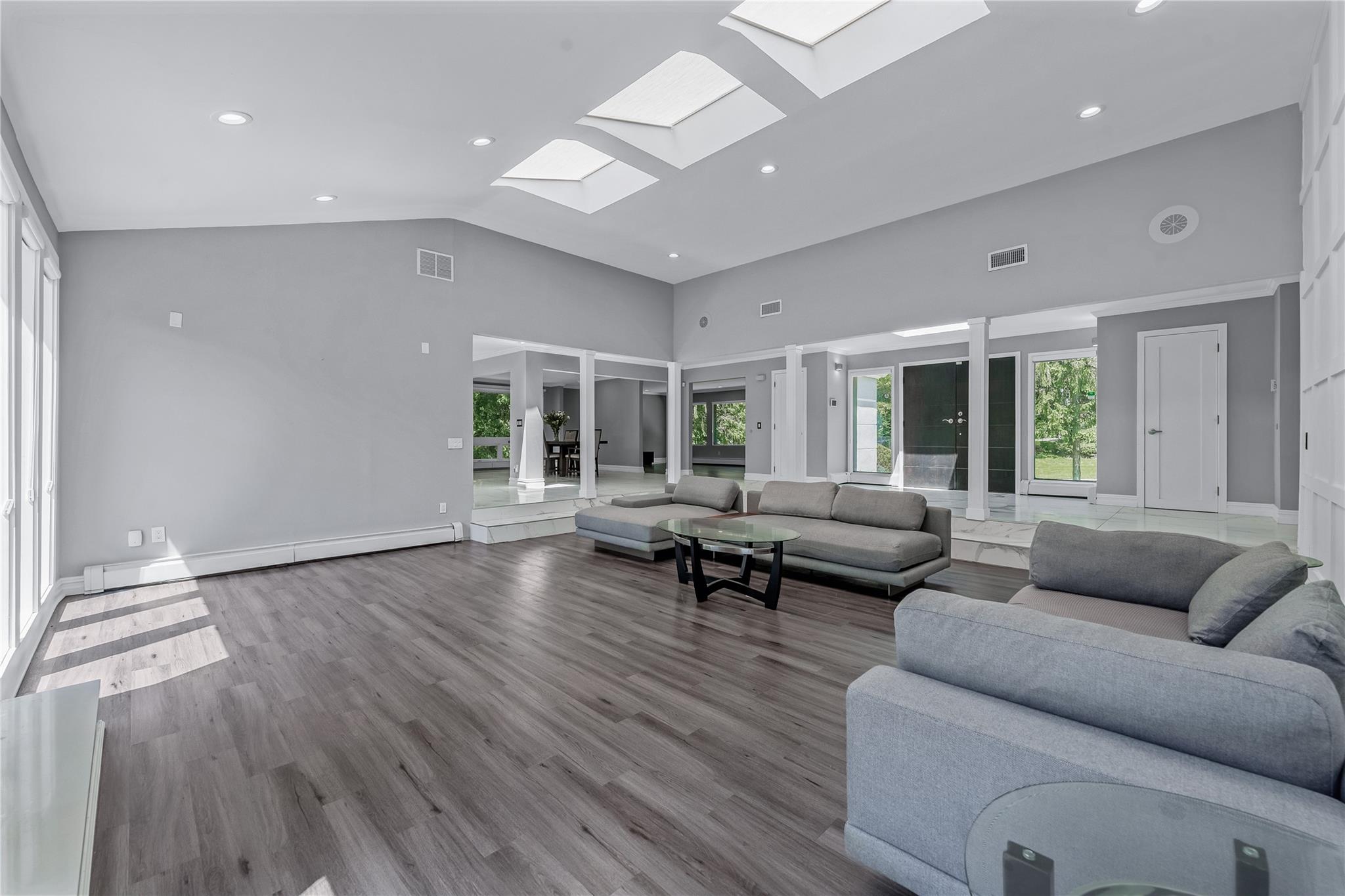 11 Faulkner Lane, Dix Hills, New York image 5