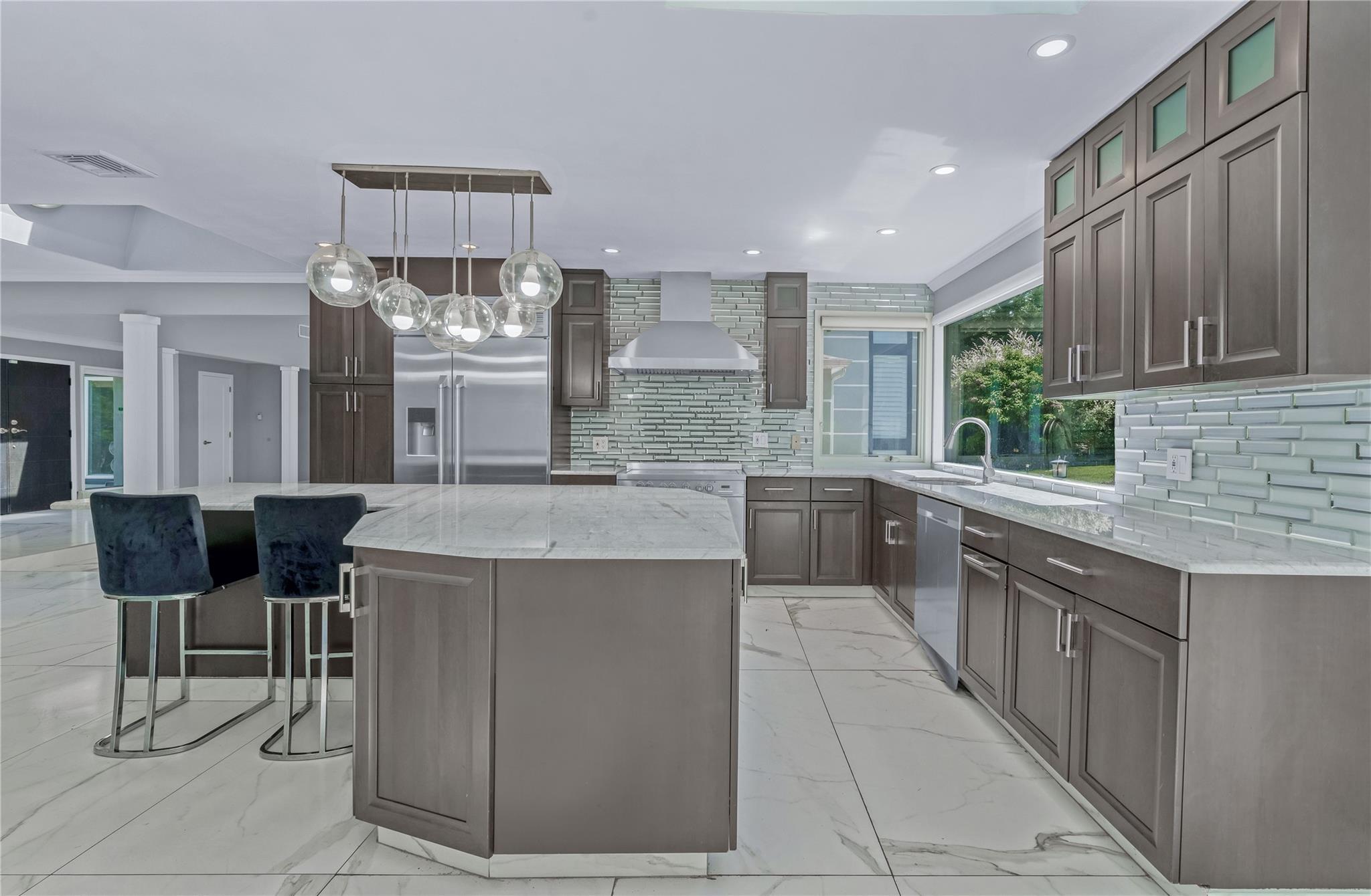 11 Faulkner Lane, Dix Hills, New York image 11