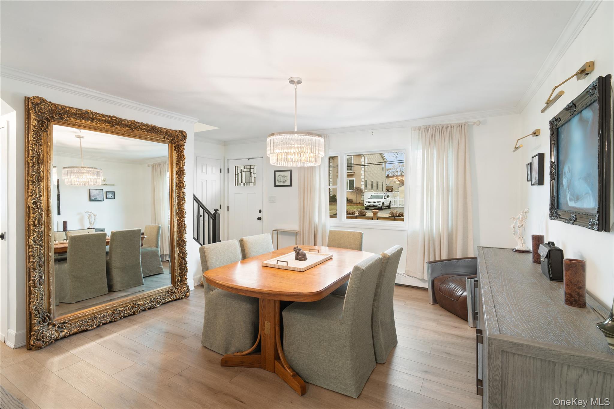 2552 Woodland Avenue