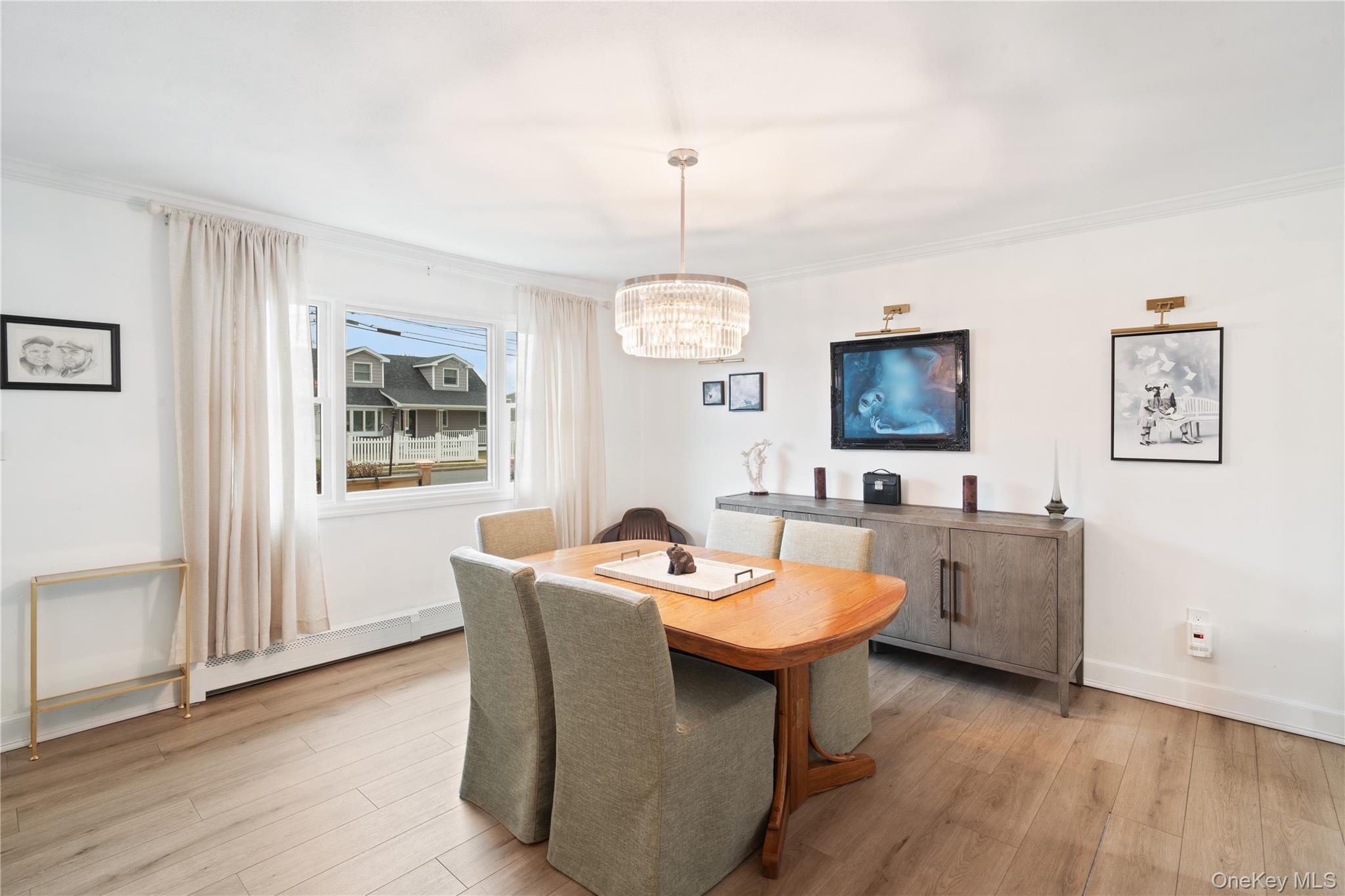 2552 Woodland Avenue