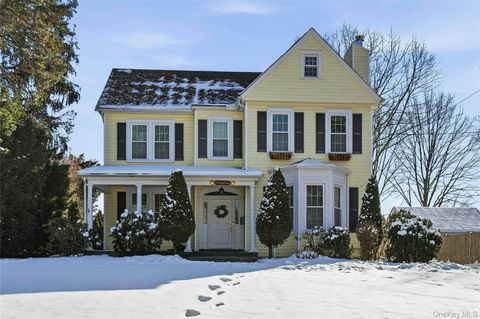 13 Walnut Street Glen Head NY 11545