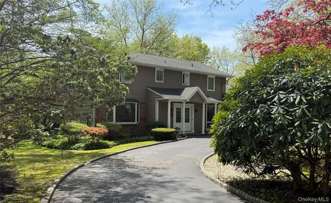 8 Lisa Drive Dix Hills NY 11746