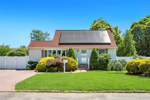 Homes For Sale - 8 Wantagh Avenue<br/> East Islip, NY 11730