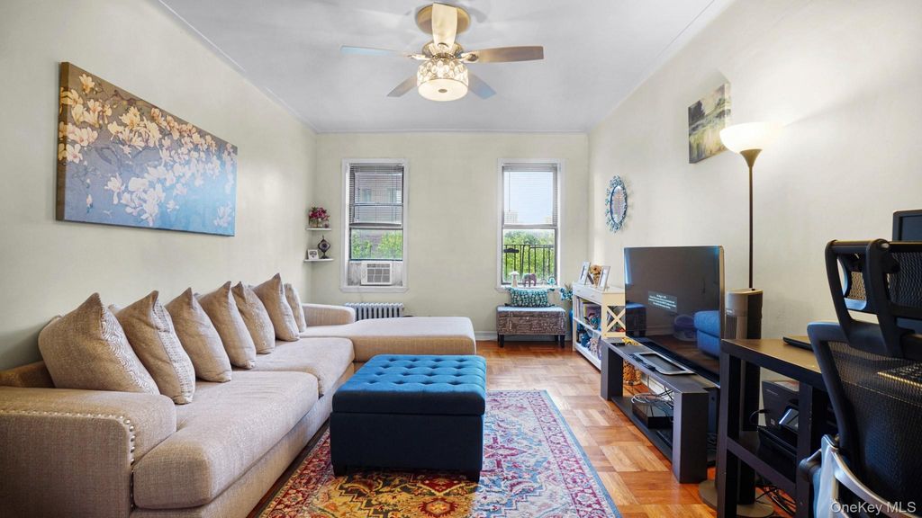 Photo of 1922 McGraw Avenue #6I, Bronx, NY 10462 (MLS # 952978)