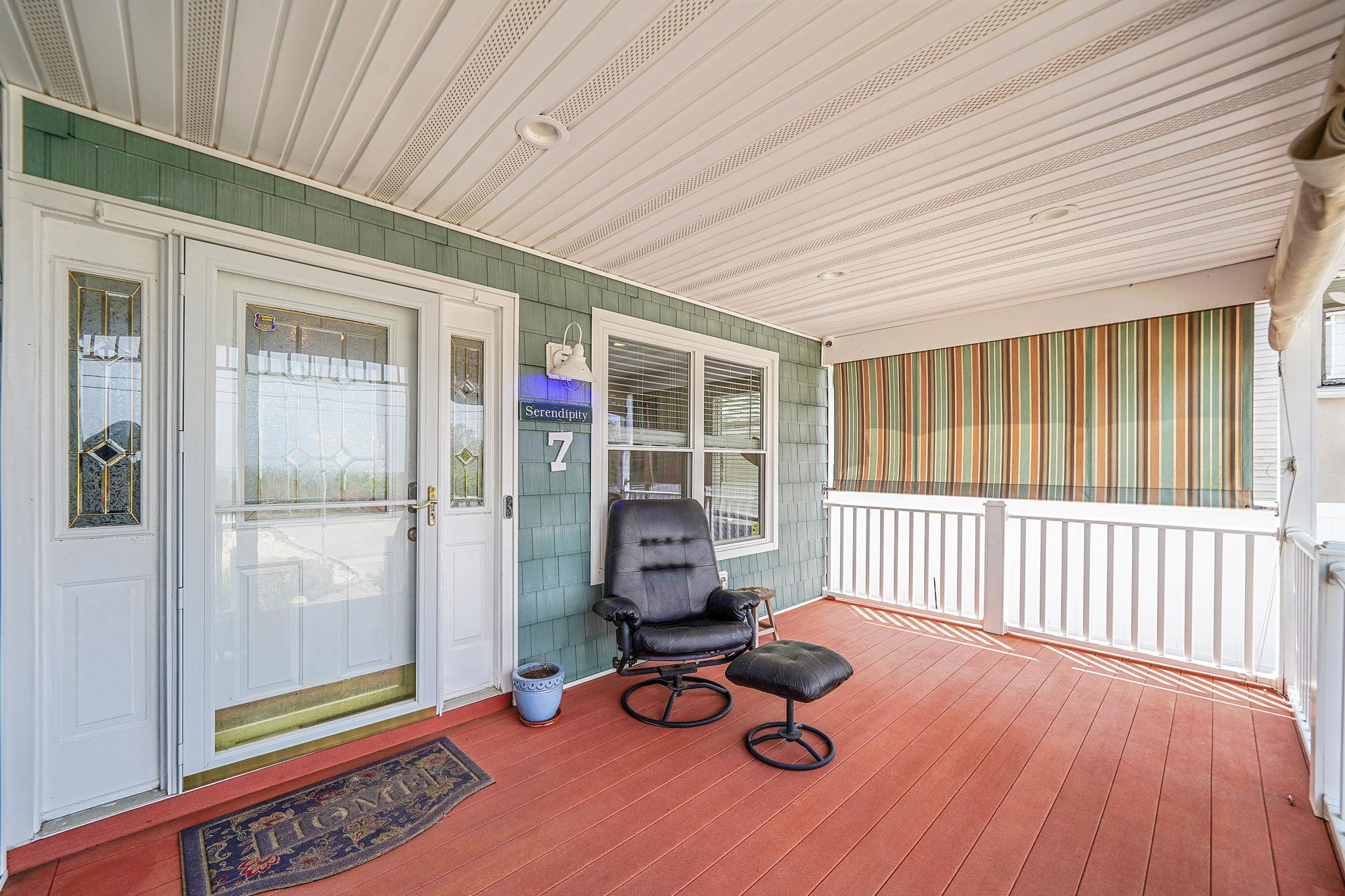 7 Grandview Drive, Shirley, New York image 3
