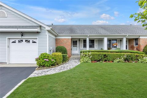 5 Primrose Lane North Babylon NY 11703