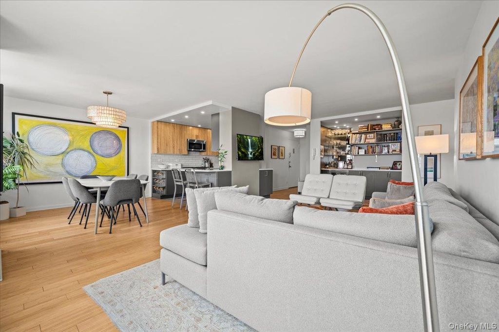 Photo of 2500 Johnson Avenue #11P, Bronx, NY 10463 (MLS # 1024153)