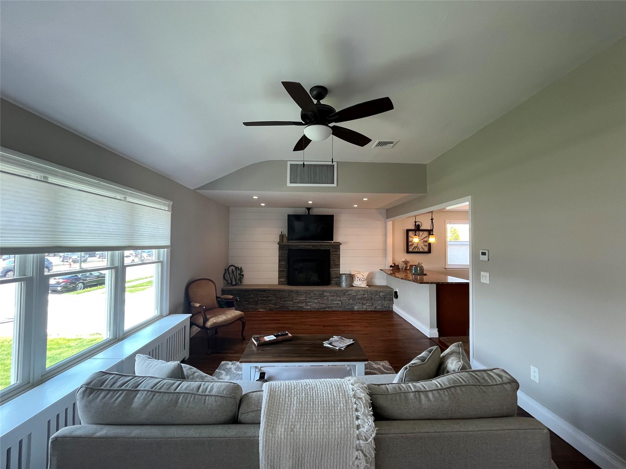 213 2nd Avenue, Massapequa Park, New York image 9