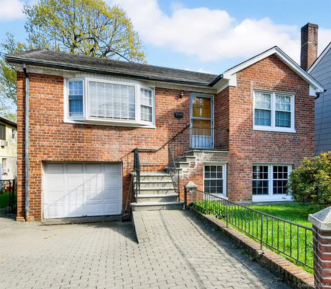 Photo of 212 Kimball Avenue, Yonkers, NY 10704 (MLS # 977965)