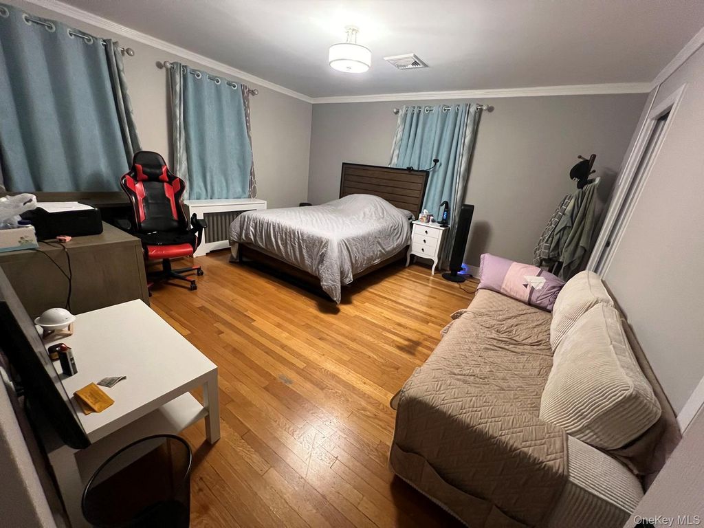 Photo of 35-20 Utopia Parkway, Flushing, NY 11358 (MLS # 988362)